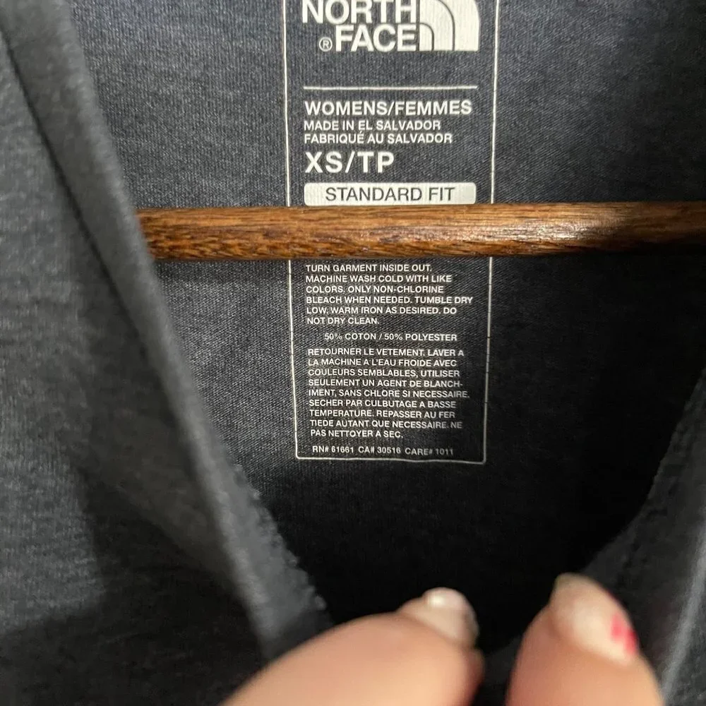 The North Face Womens Blue Gray Heathered Graphic Short Sleeve T-Shirt Size XS - Picture 4 of 6